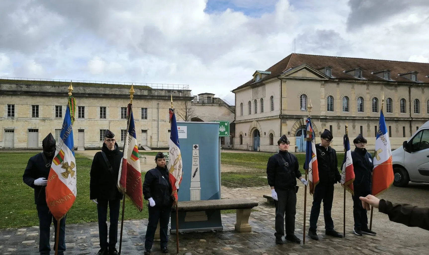 fncv-formation-drapreaux-caserne