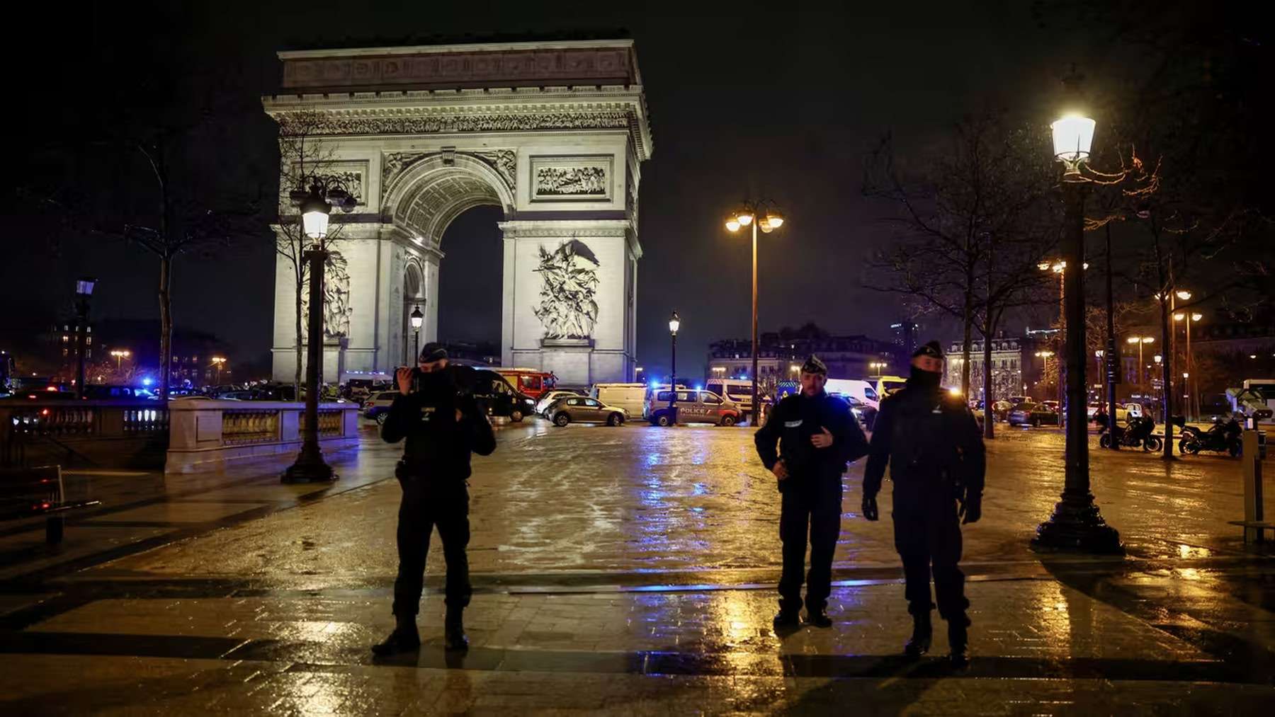 arc-triomphe-tentative-assinnat-gendarme